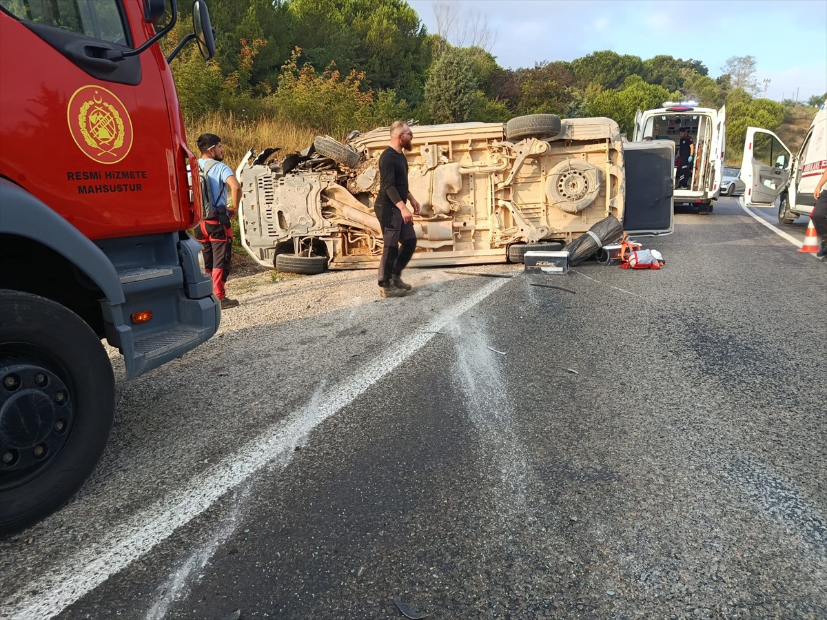 Çınarcık\'ta Trafik Kazası: 2 Yaralı