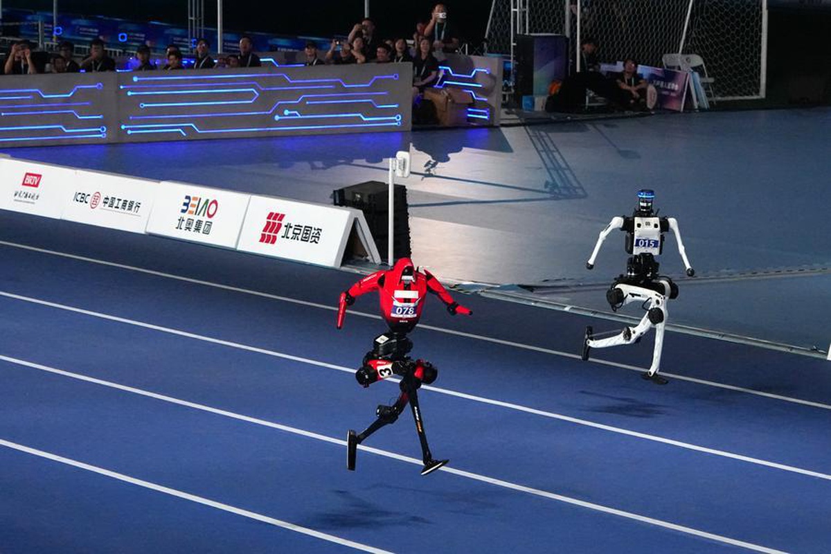 İnsansı Robot 100 Metre Dünya Rekorunu Kırdı
