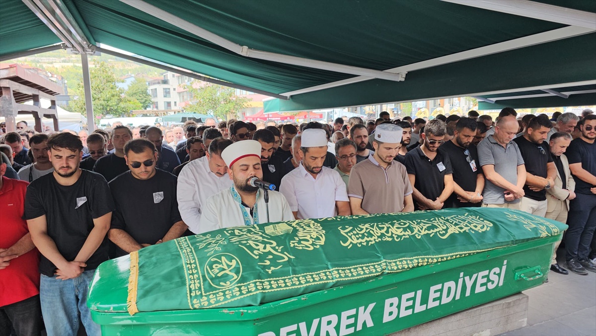 Kameraman Deniz Küçükler, Zonguldak'ta Toprağa Verildi