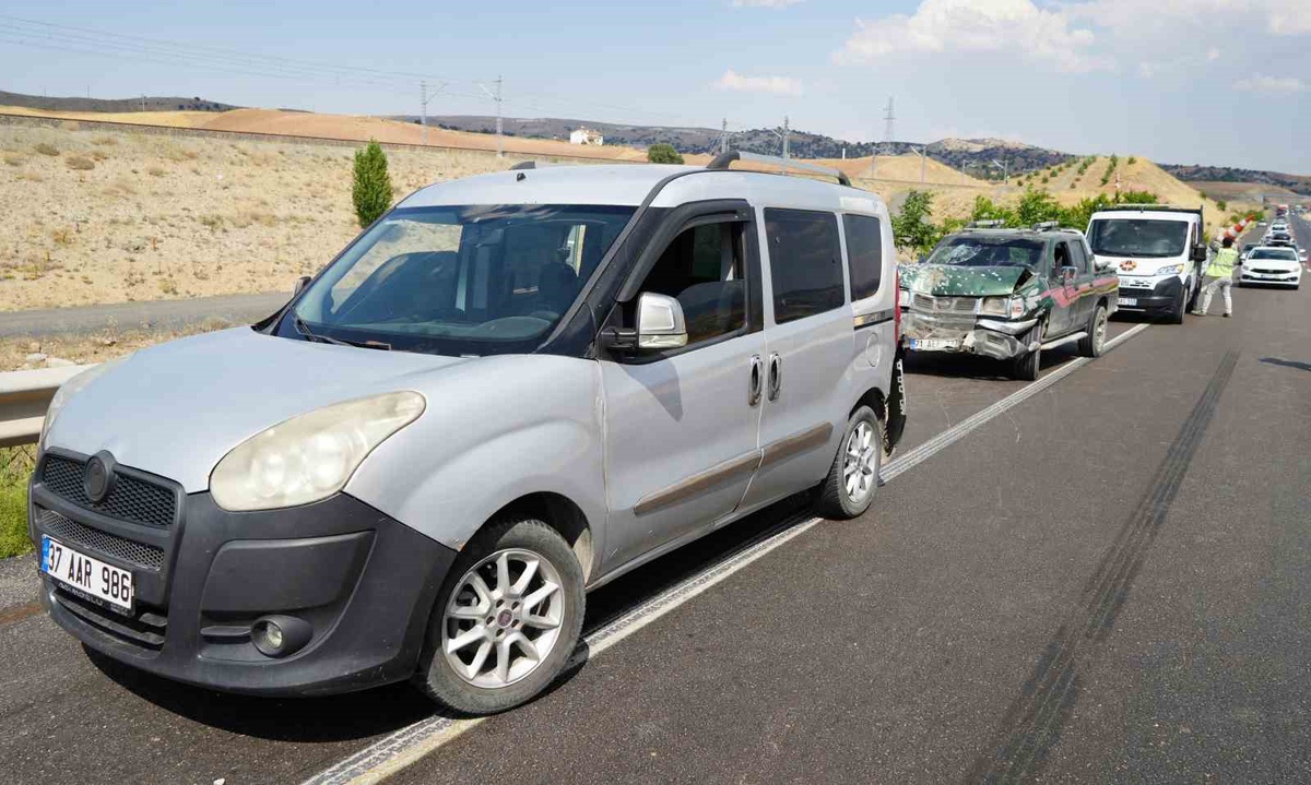 Kırıkkale'de zincirleme kaza: 5 yaralı