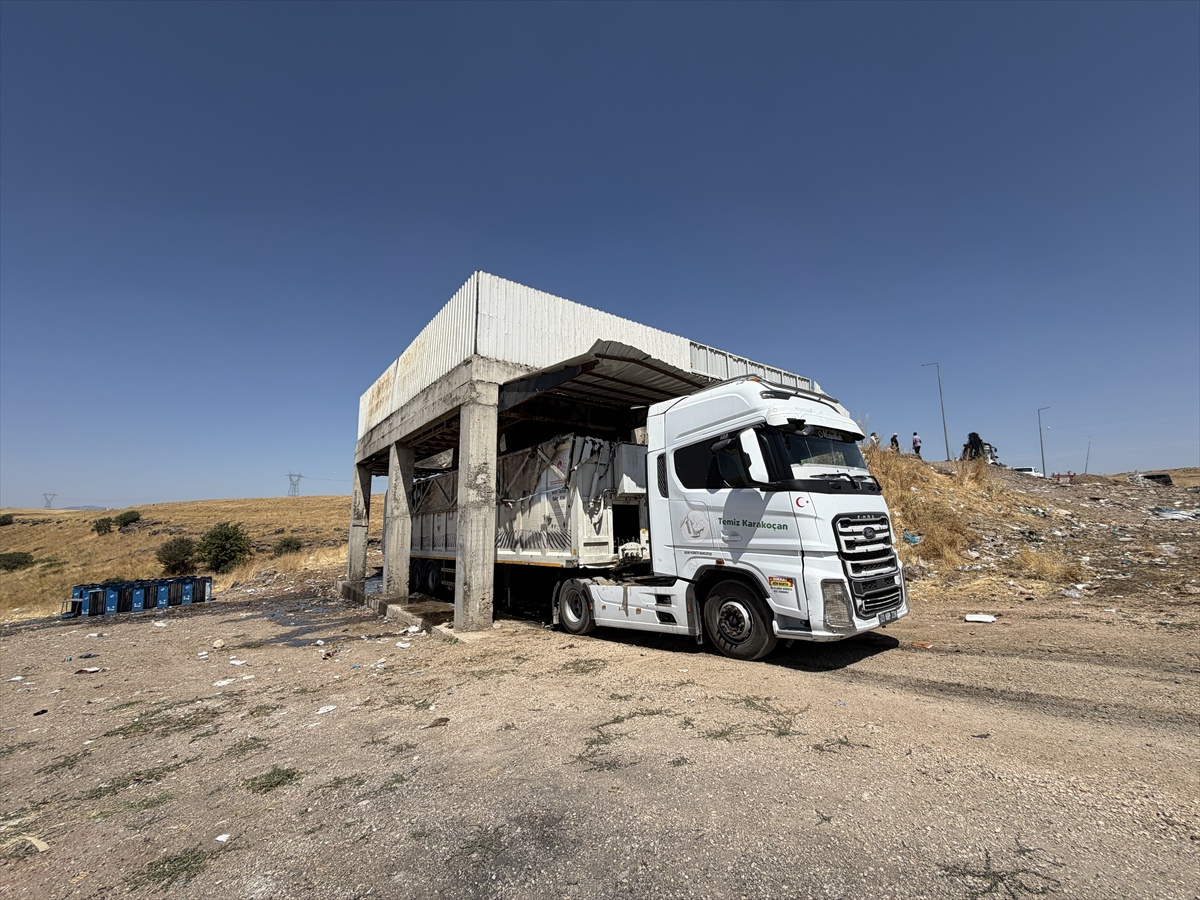 Karakoçan\'da Çöp Transfer Merkezinde Yangın