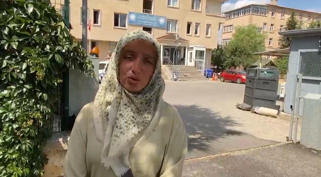 Kayıp oğlundan haber beklerken beyin kanaması geçirdi