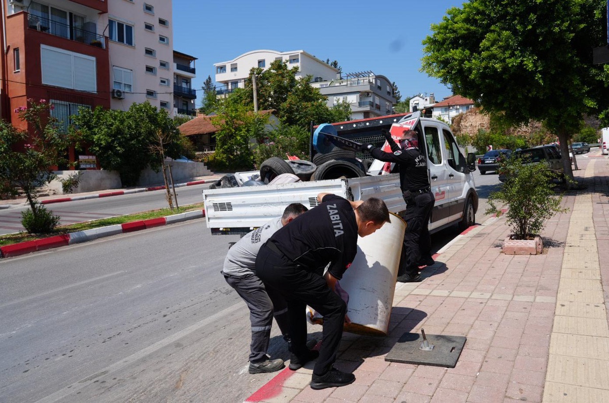 Kepez’de kamu alanı işgallerine geçit yok