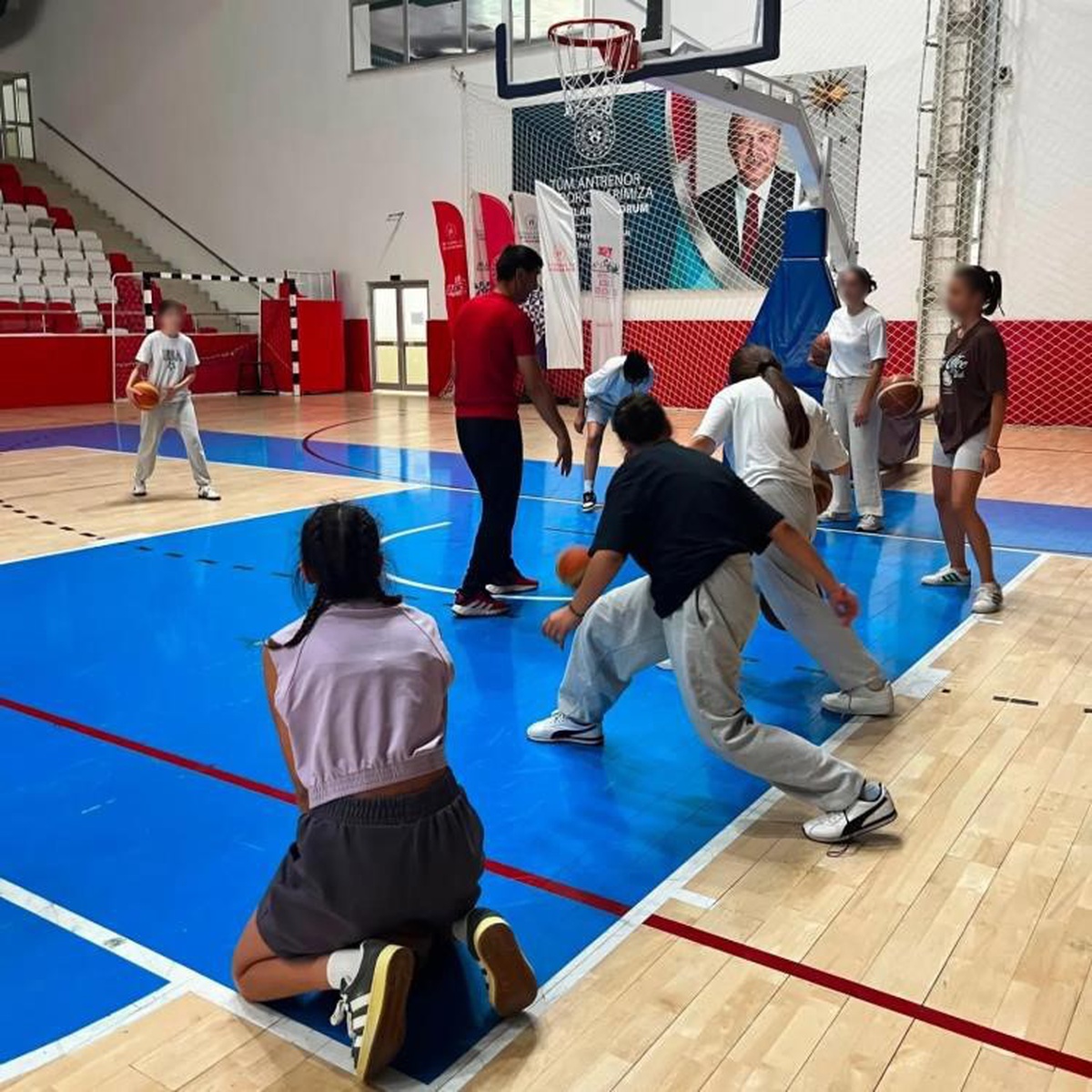 Bilecik\'te koruma altındaki çocuklara basketbol eğitimi