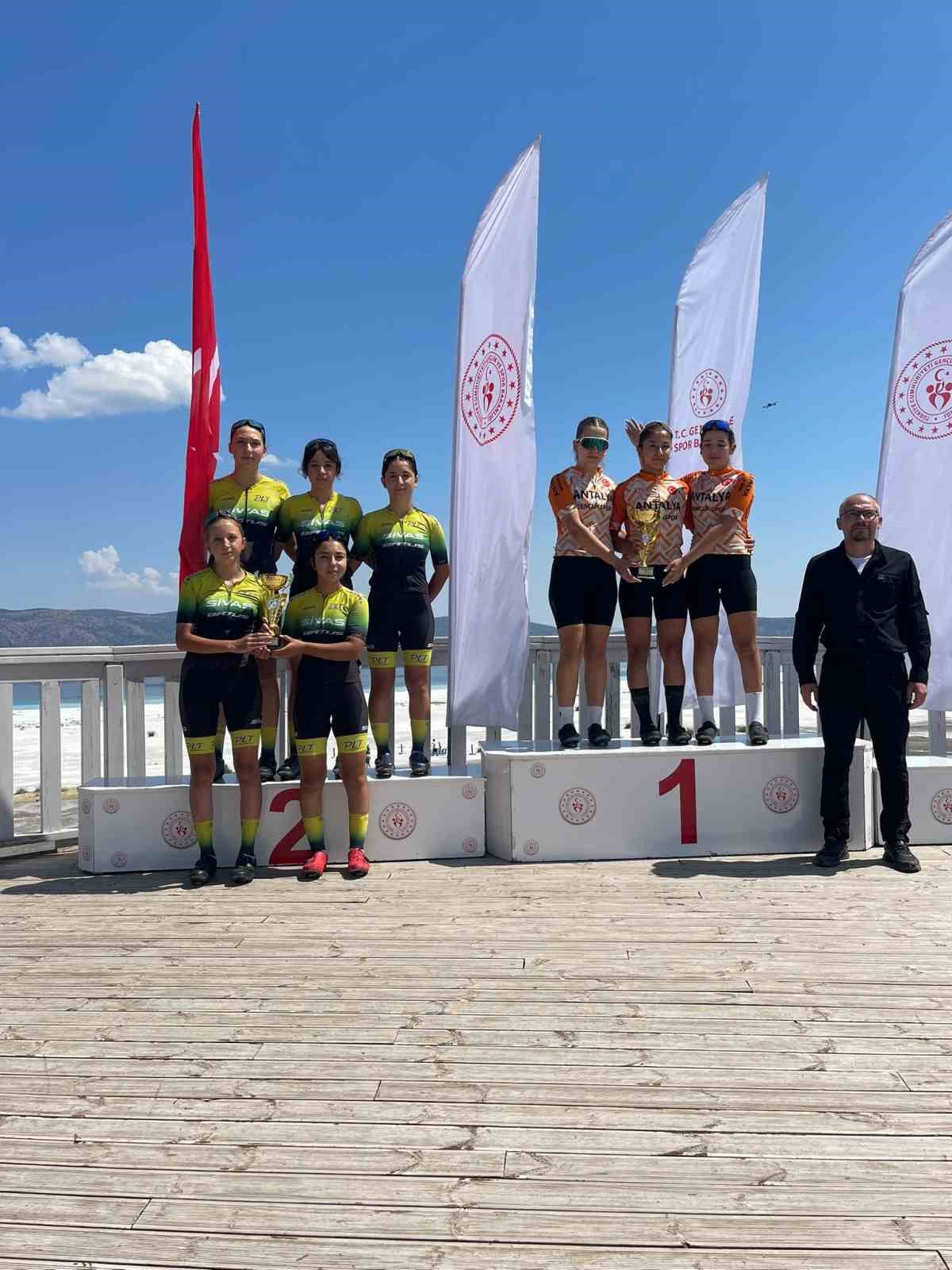 Sivas U17 Kadın Bisiklet Takımı Türkiye İkincisi