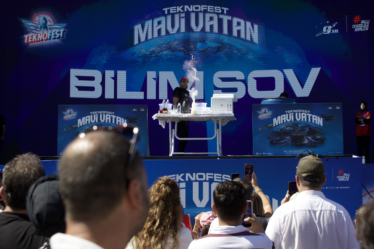 TEKNOFEST Mavi Vatan\'da Bilim Şovu