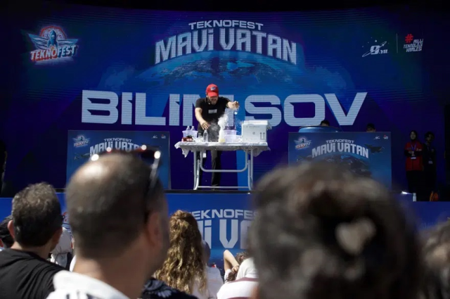 TEKNOFEST Mavi Vatan'a görkemli veda: Yediden yetmişe hayran bırakan gösteri