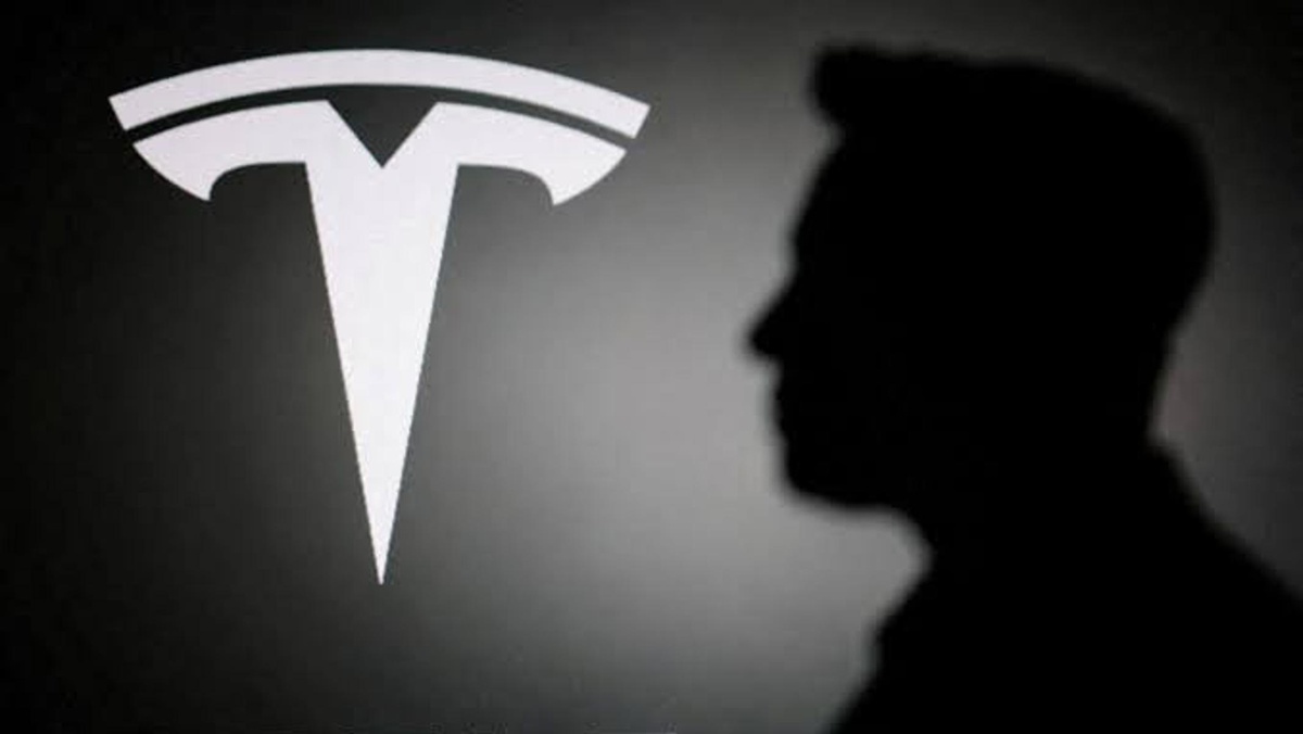 Tesla, Sürücüsüz Cybercab\'i Tanıtıyor