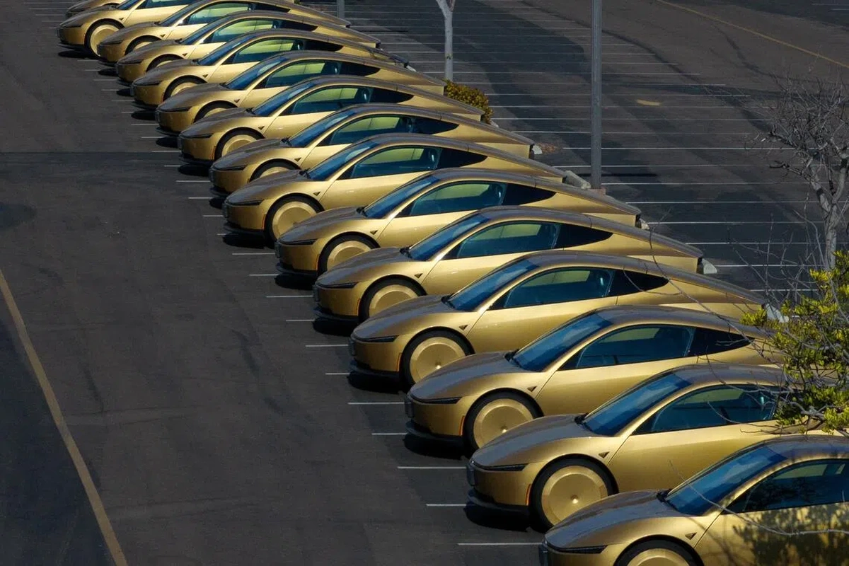Tesla\'nın Cybercab Lansmanı İçin Geri Sayım