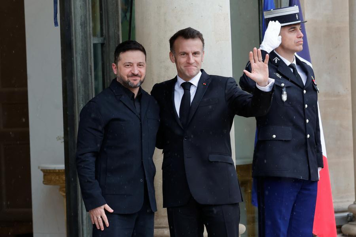 Zelenskiy ve Macron\'dan Hava Savunma Görüşmesi