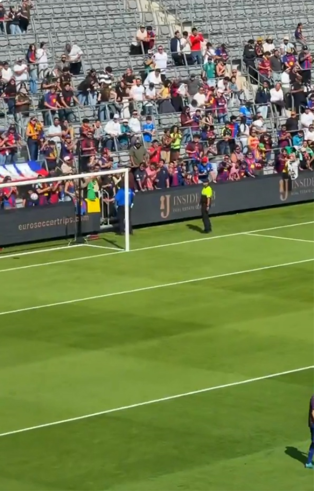 11 yıl sonra futbola dönen Ronaldinho şov yaptı