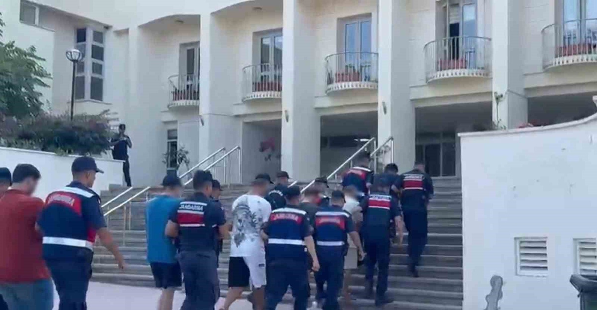 Göçmen Kaçakçılığına 48 Gözaltı