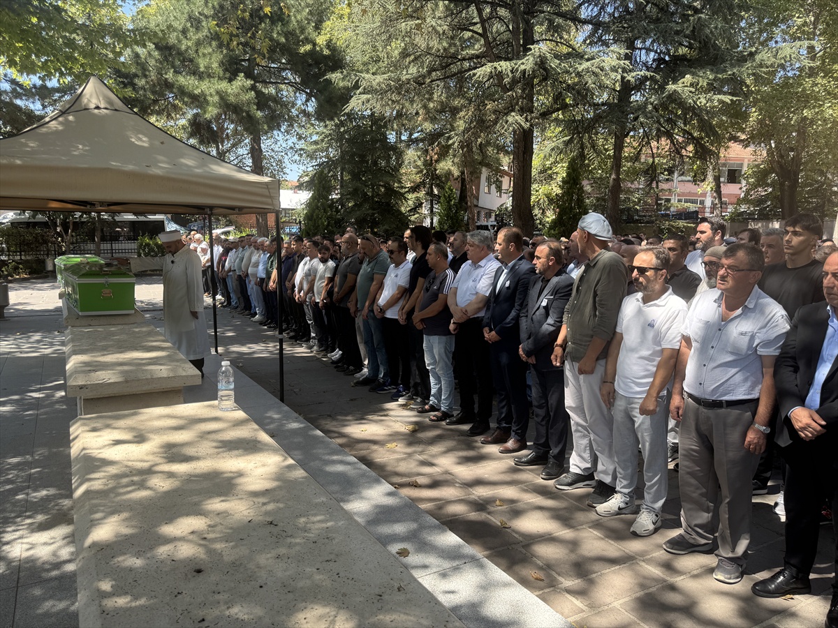 Emine Aydos\'un Cenazesi Defnedildi