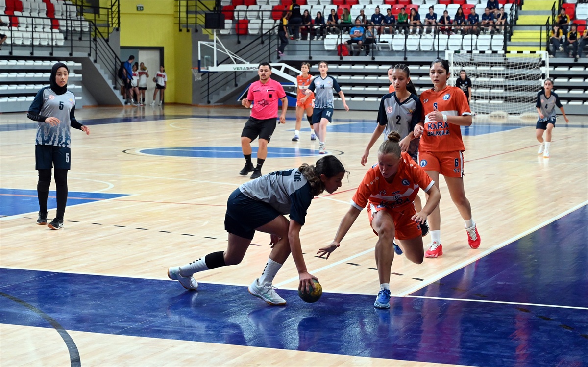 Hentbol Şampiyonası Kırıkkale'de Başladı