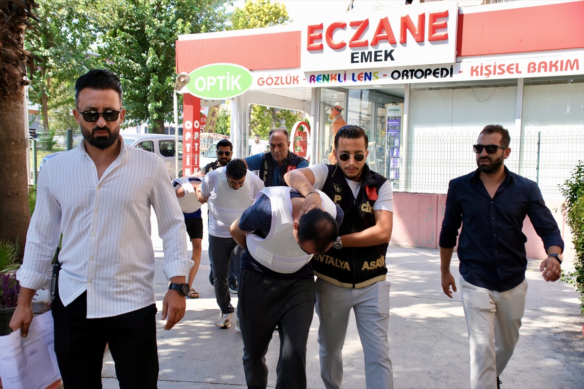 Antalya'da Silahlı Saldırı: 3 Şüpheli Yakalandı