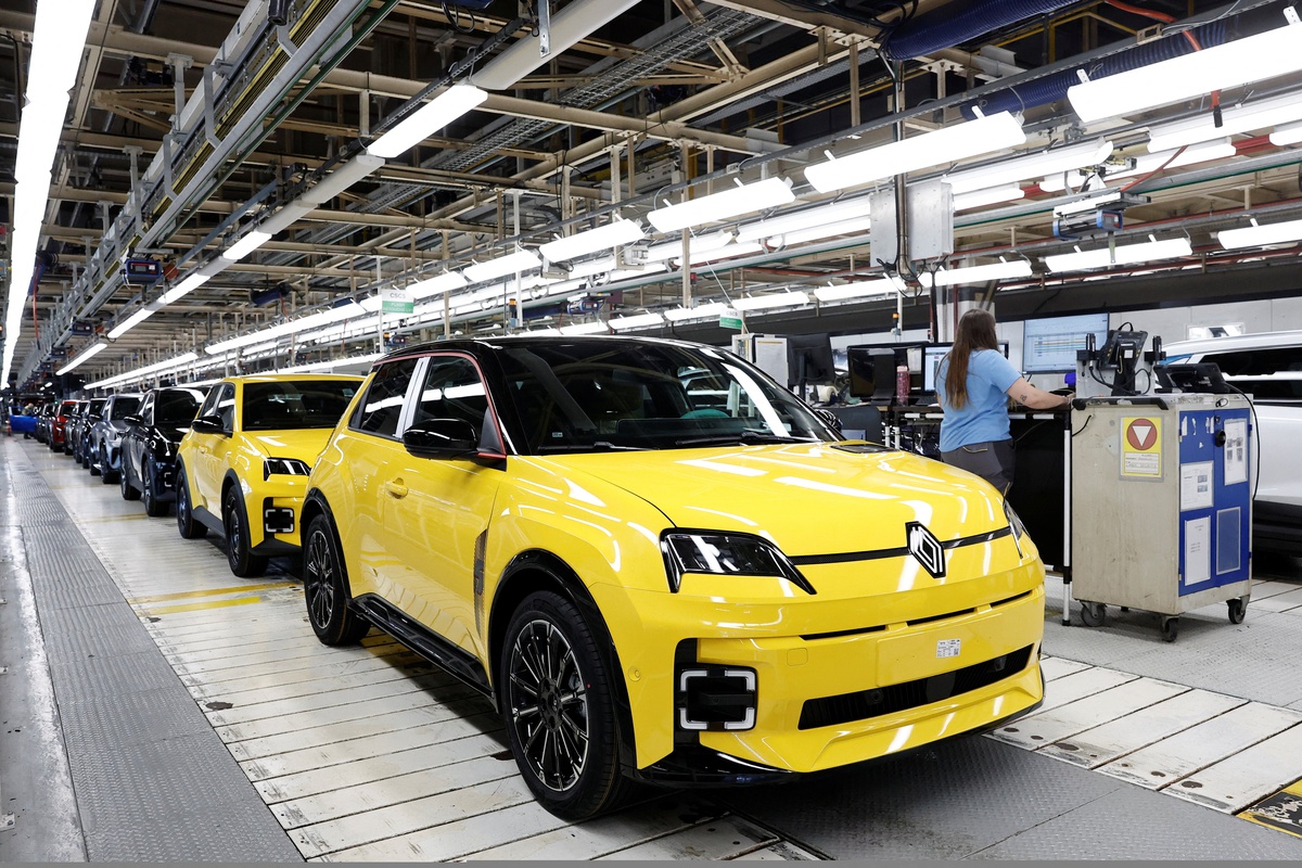 Avrupa\'da Elektrikli Araç Satışları Artıyor