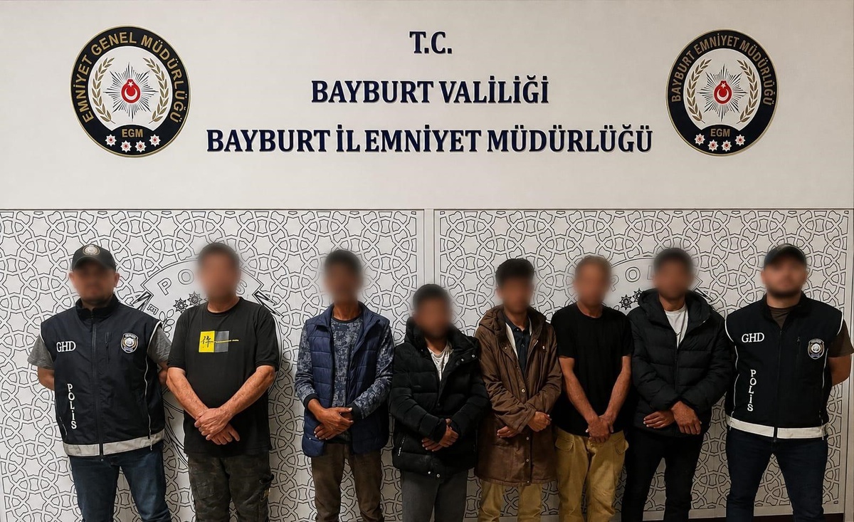 Bayburt'ta 6 Düzensiz Göçmen Yakalandı
