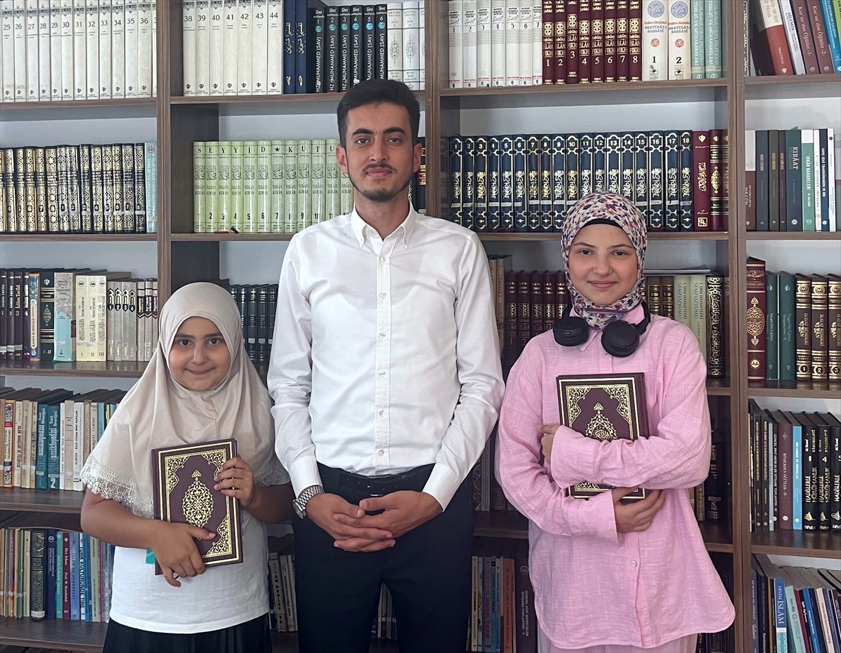 Öğrencilere Kur'an Hediyesi