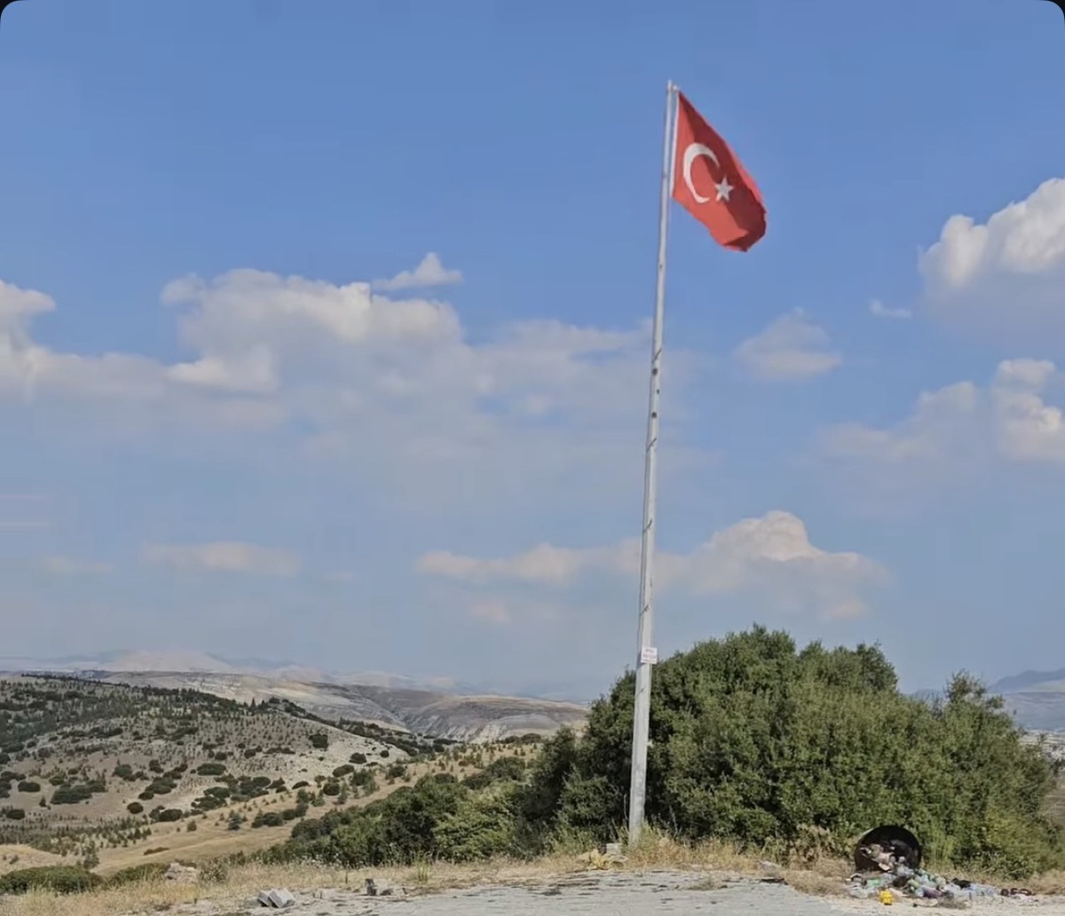 Burdur'da Türk Bayrağı'na Saldırı Soruşturması