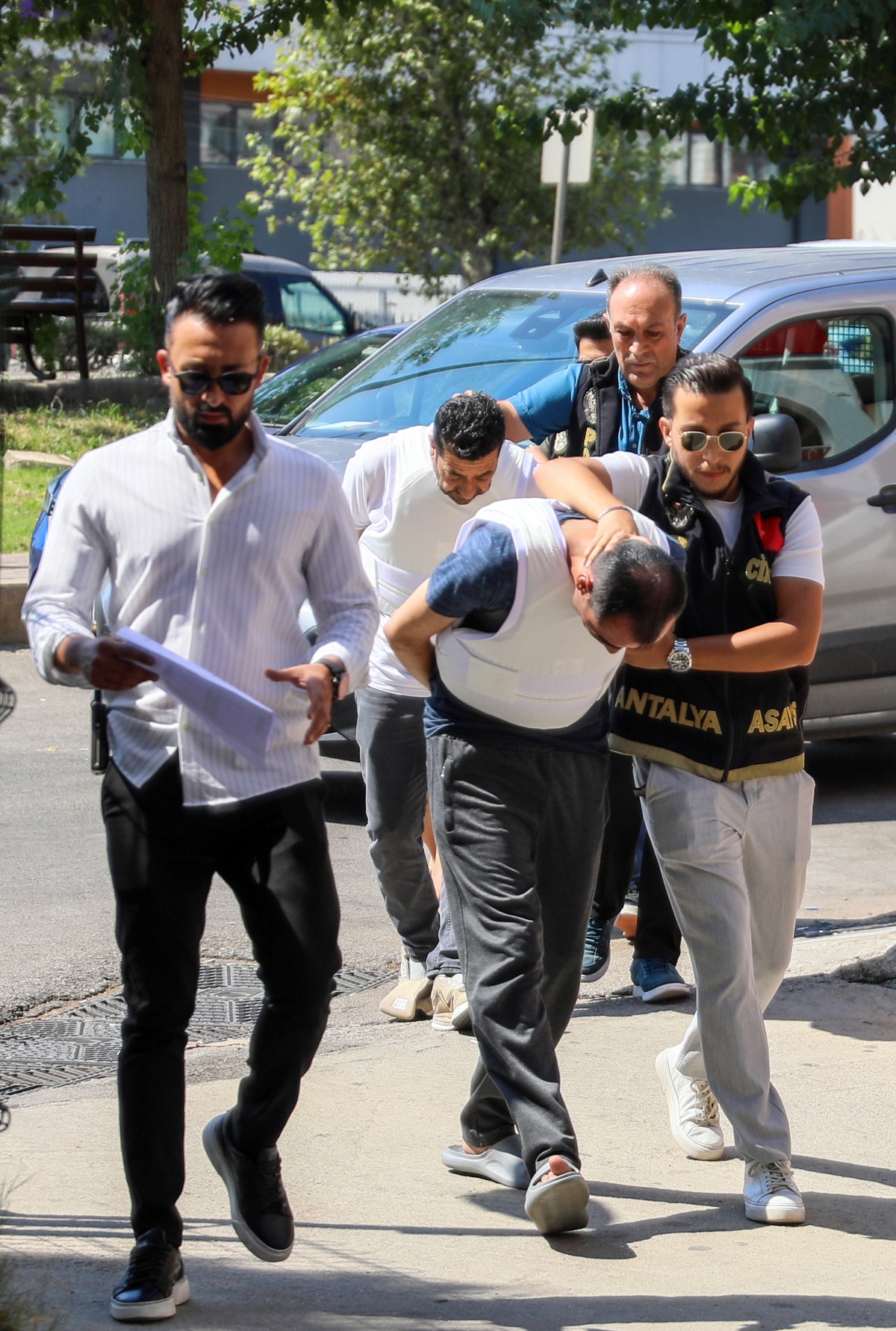 Antalya'da Cinayet: Şüpheli Perukla Kaçtı