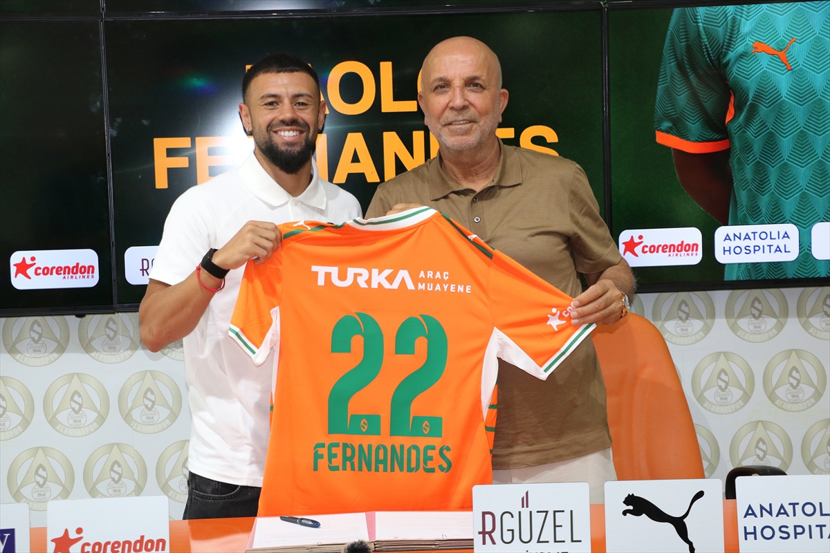 Alanyaspor, Paolo Fernandes'i Kiraladı
