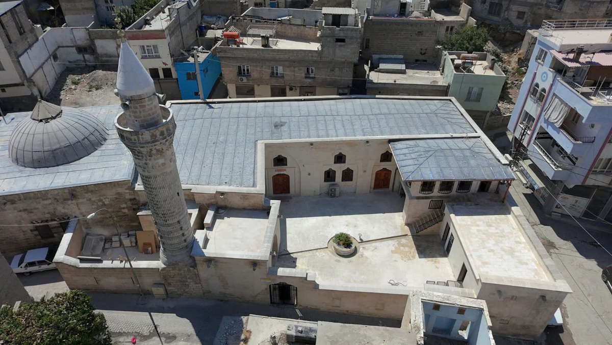 Depremde Hasar Gören İki Camii Yeniden Açıldı