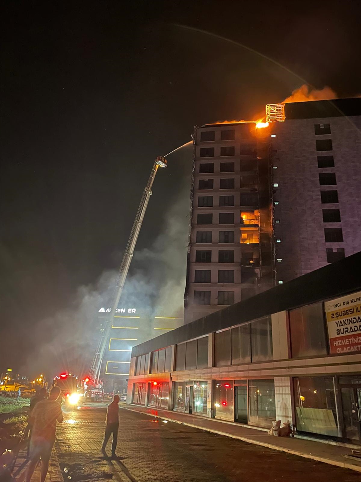 Diyarbakır'da Plaza Yangını