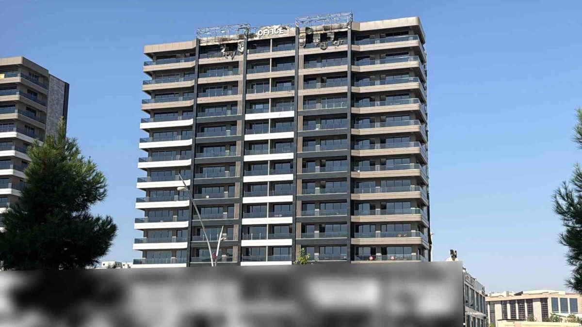 Diyarbakır'da Plaza Yangını