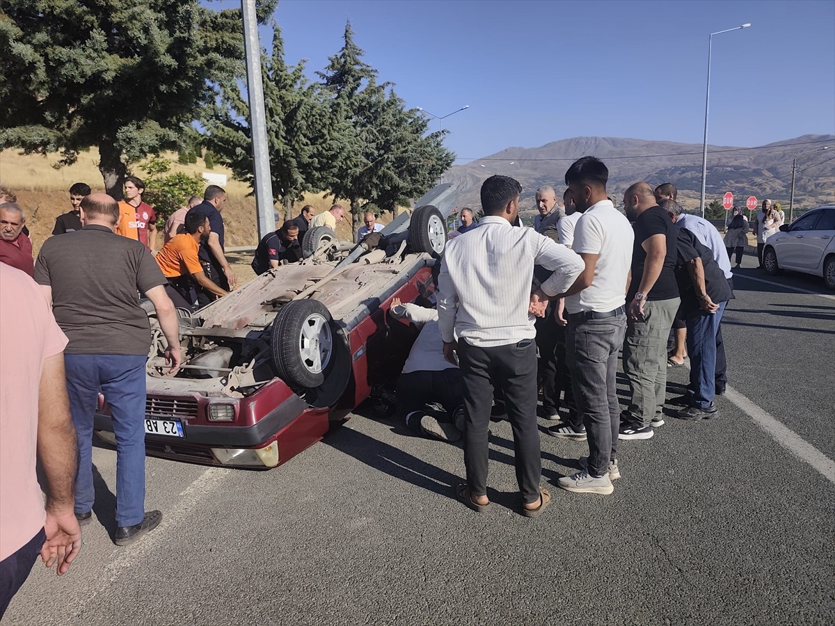 Elazığ'da Trafik Kazası: 6 Yaralı