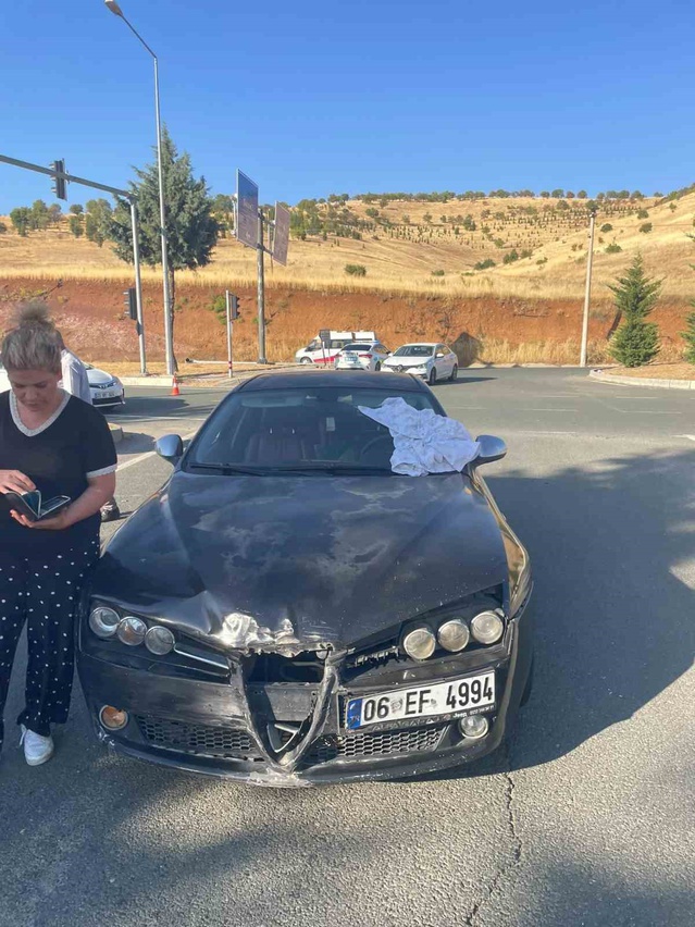 Elazığ'da kavşakta feci kaza: 7 yaralı