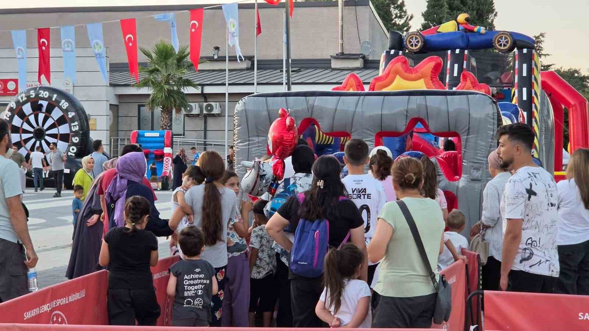 Akyazı'da Gençlik ve Spor Festivali Coşkuyla Gerçekleşti