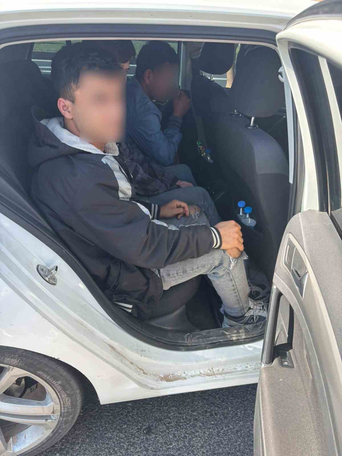 Düzensiz Göçmen Taşıyan Şüpheli Tutuklandı