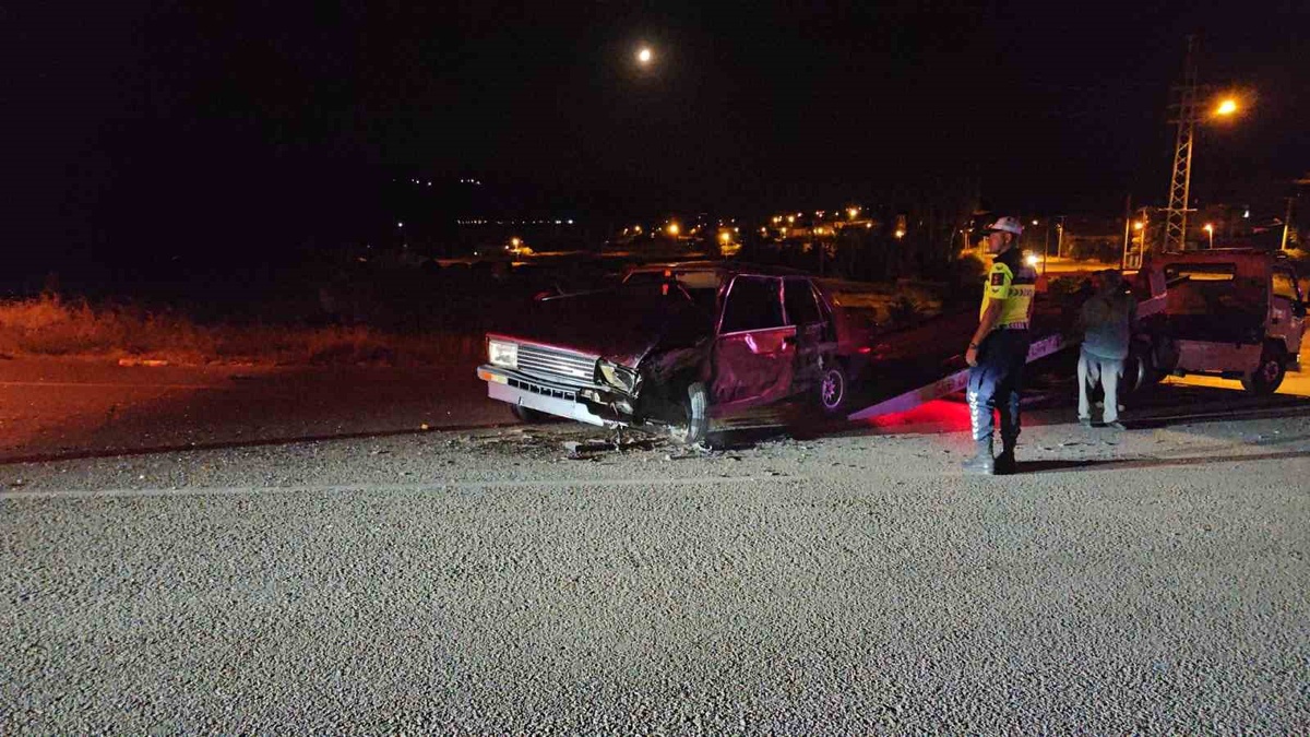 Yalvaç'ta Trafik Kazası: 2 Yaralı