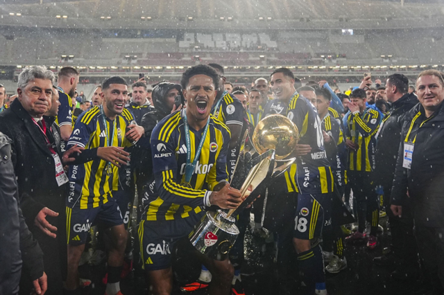 Jayden Oosterwolde, Fenerbahçe'ye veda etti: Umarım Şampiyonlar Ligi'nde karşılaşırız