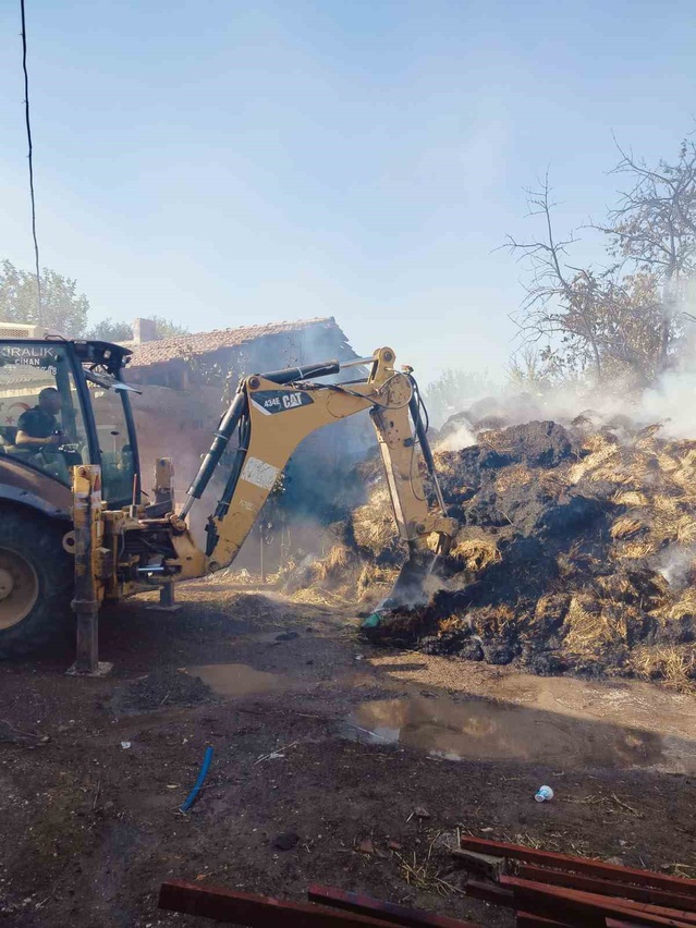Kastamonu'da Yangın: 1500 Saman Balya Yandı