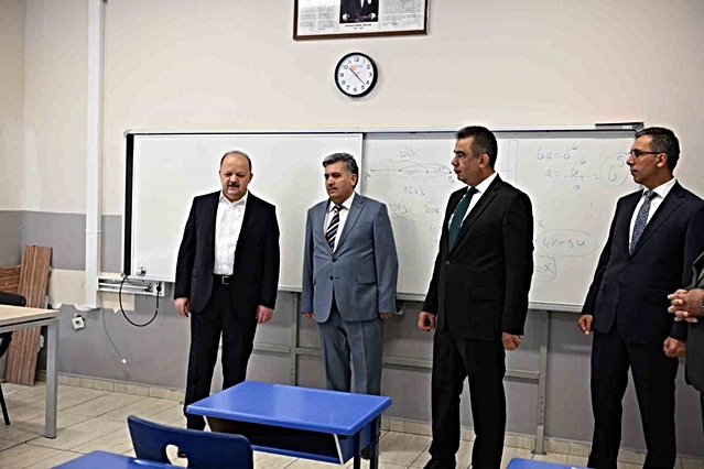 Kastamonu'da Okul Bakım Çalışmaları Sürüyor