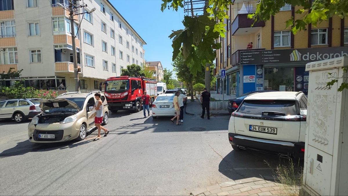Kocaeli'de SUV ile hafif ticari araç çarpıştı