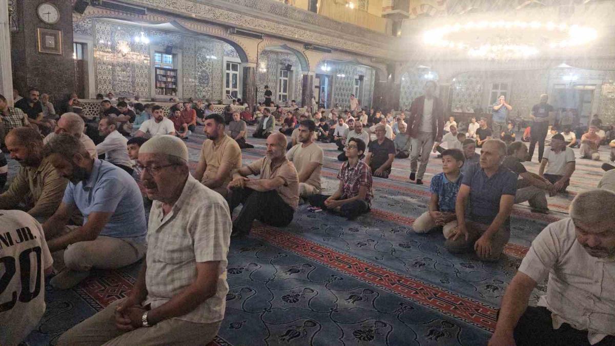 Elazığ'da Mevlid Kandili coşkusu