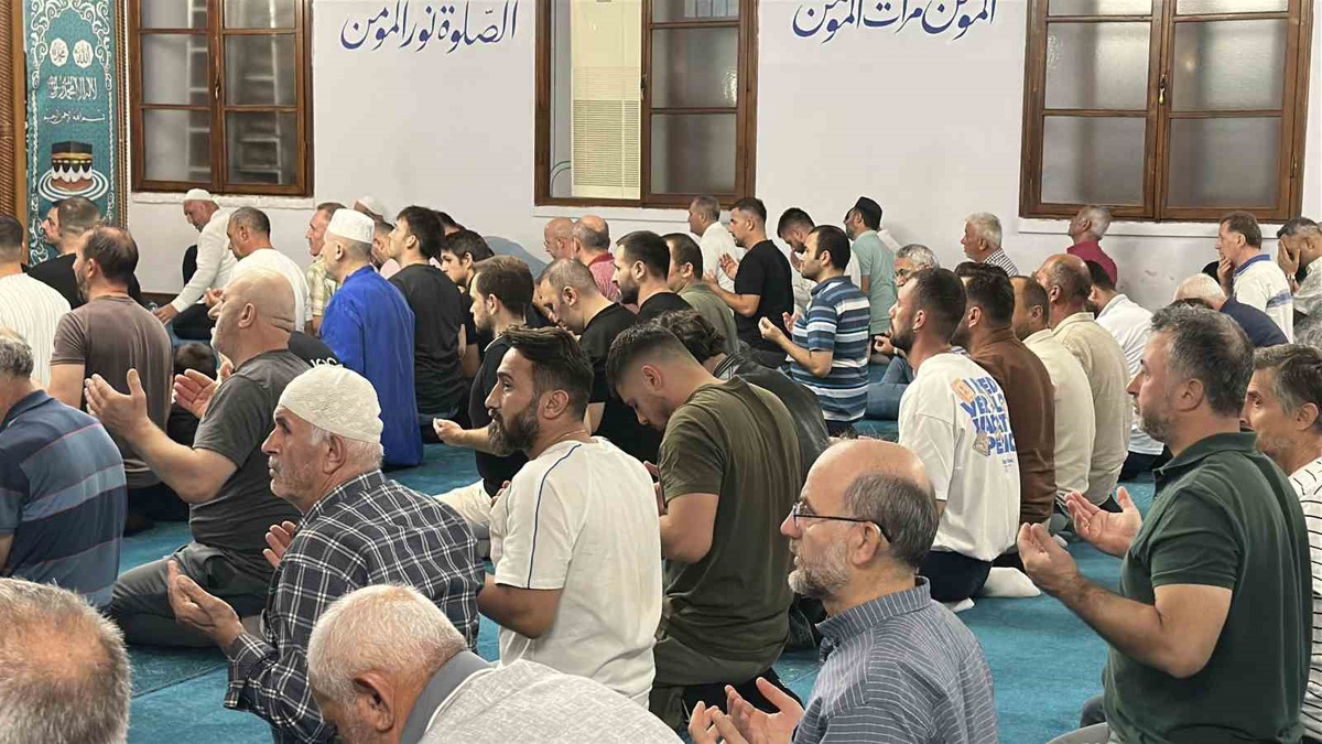 Sakarya'da Mevlid Kandili Coşkuyla Kutlandı