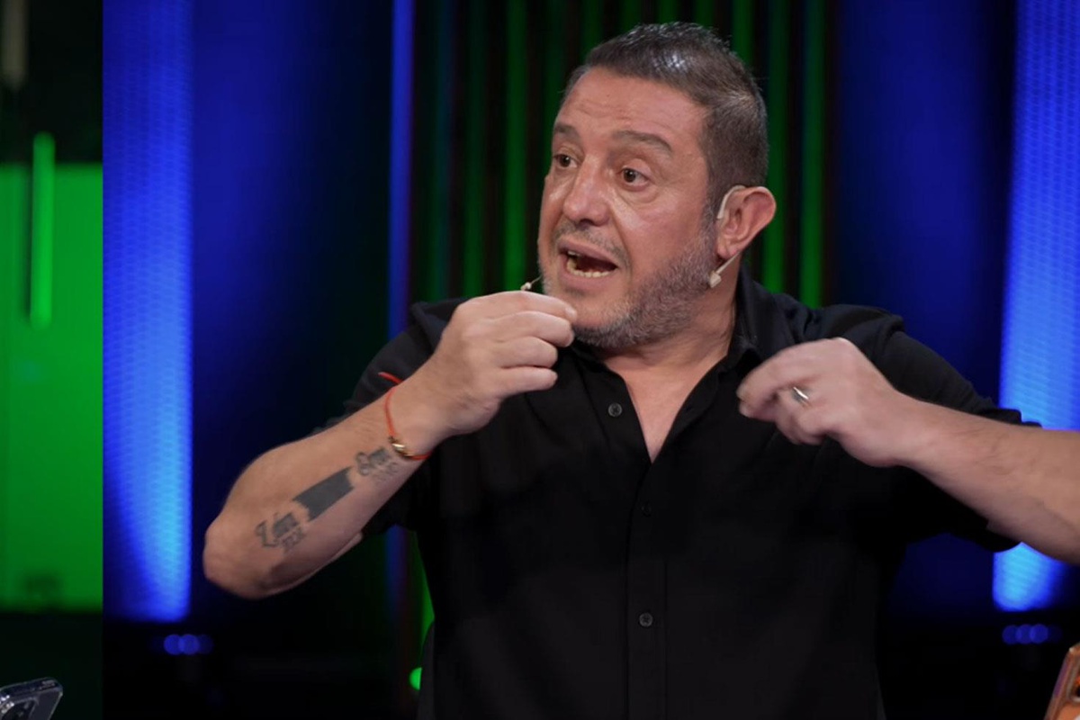 Nihat Kahveci canlı yayında &ccedil;ıldırdı: G&ouml;rm&uuml;yorsanız bırakın bu işi