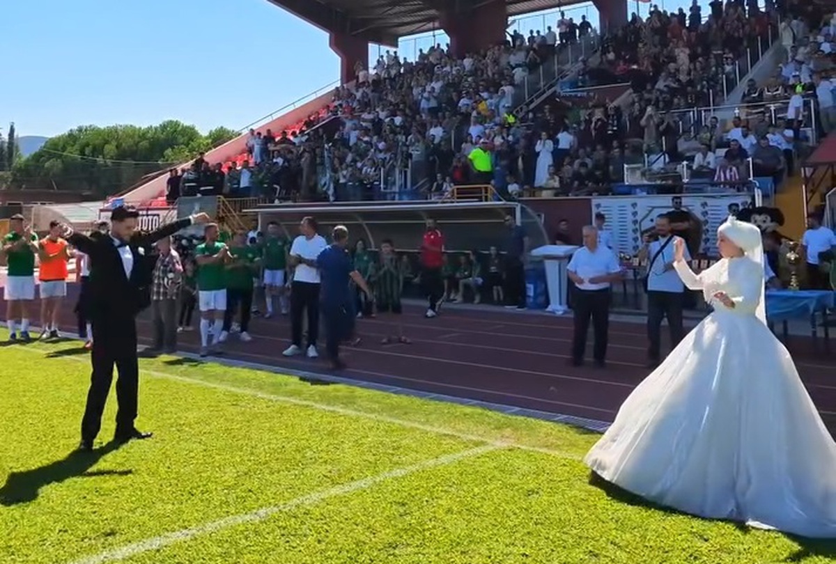 Düğün Günü Futbol Sevinci