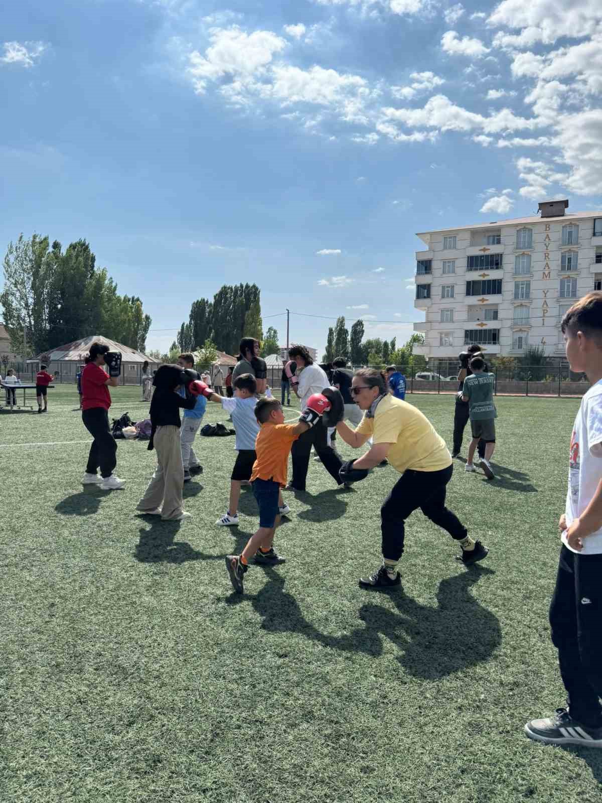 Patnos'ta Gençlik Festivali Coşkuyla Kutlandı