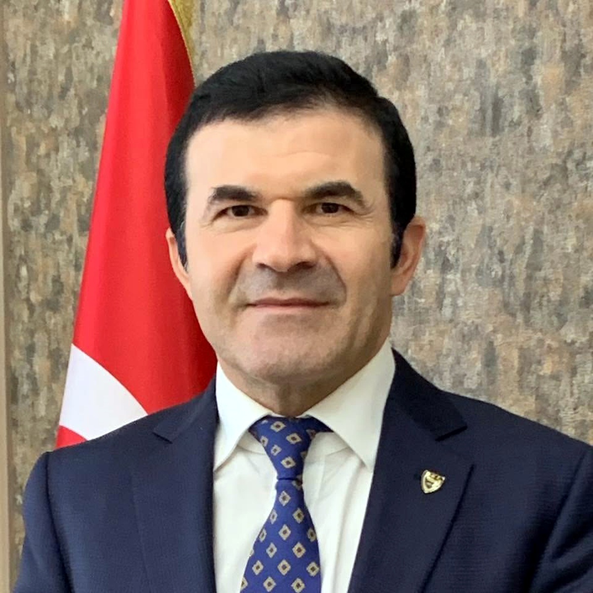 Vali Yardımcısı Hastanede Sıra Bekleyip Gözlem Yaptı
