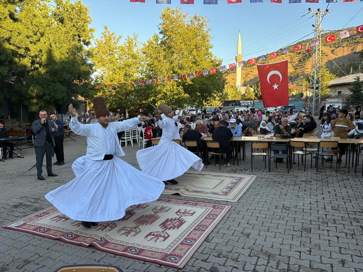 Suşehri\'nde Geleneksel Mevlit Programı
