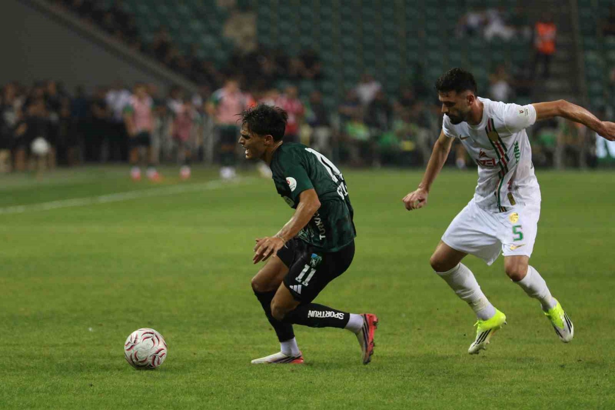 Kocaelispor 1-0 Önde