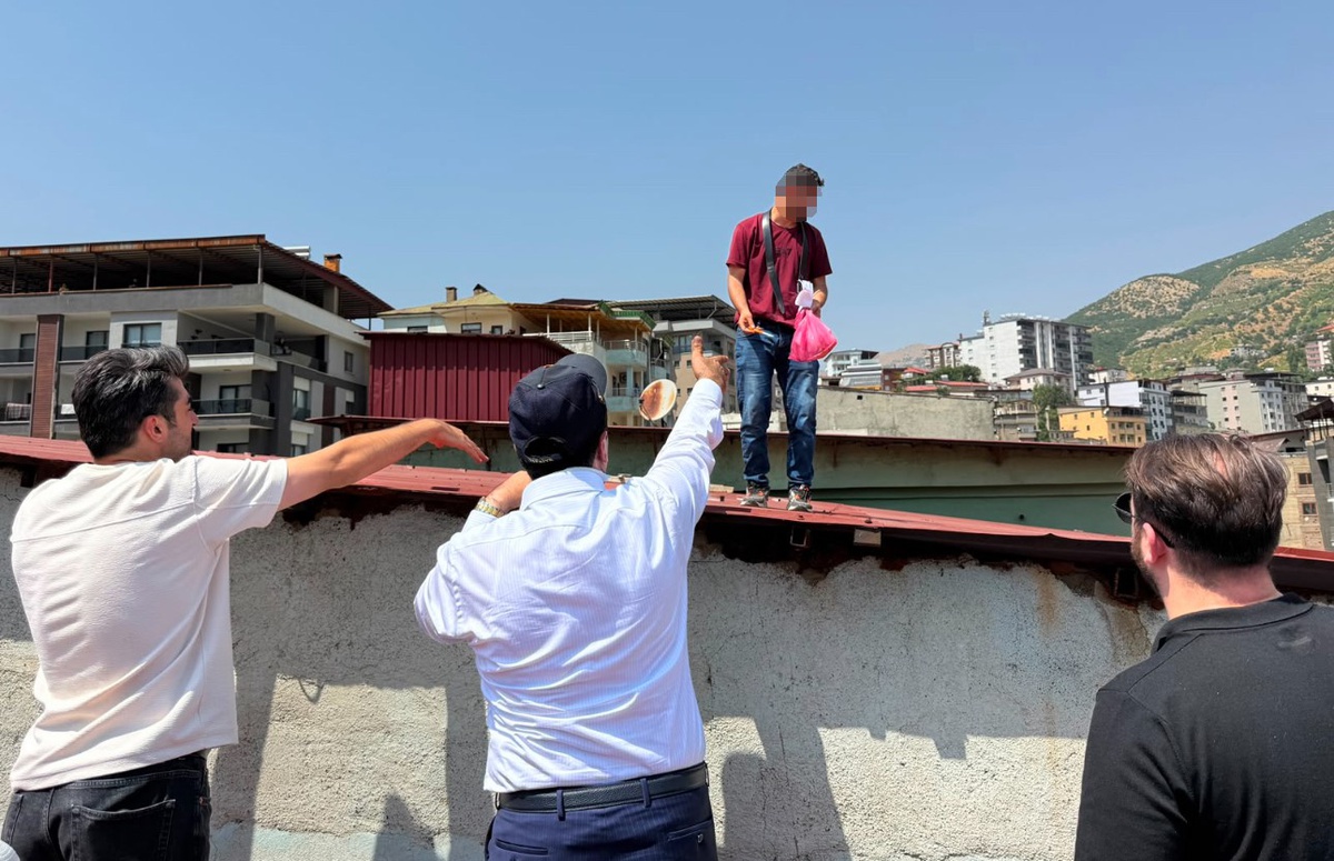 Türkiye’yi gezen 'İntiharkolik' yine sahnede: 242’nci intihar girişimini Şemdinli’de denedi