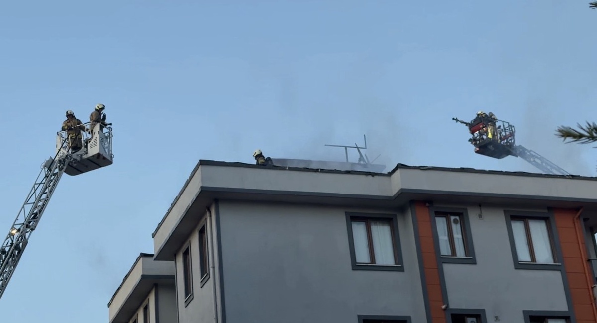 Ümraniye'de Çatı Yangını