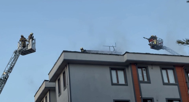 Ümraniye'de Çatı Yangını