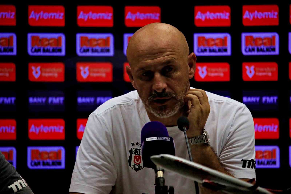 Beşiktaş'ta Teknik Direktör Italiano Açıklamalarda bulundu