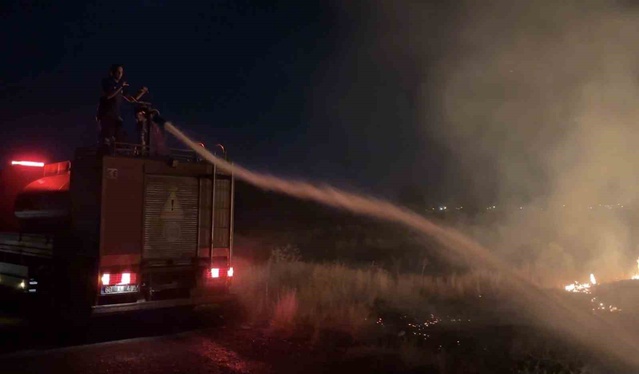 Aksaray'da Boş Arazide Yangın